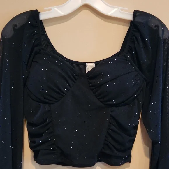 Black crop sparkled top with shear sleeves size small - Picture 2 of 7